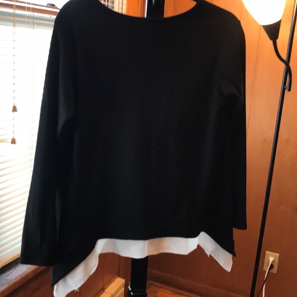 Pebble and Stone Black Top - Picture 10 of 13